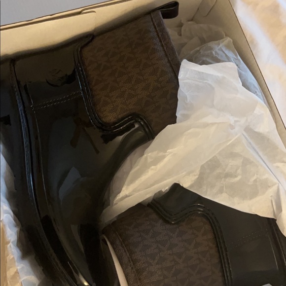 Michael Kors rain boot look, with a leather MK imprint top.Brand new . - Picture 1 of 3